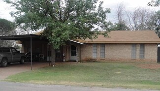 102 Siesta Ln, Holliday, TX 76366
