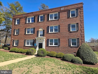 2000 37th St SE Unit 202, Washington, DC 20020