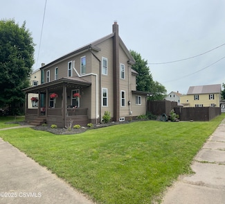 15 3rd St, Benton, PA 17814