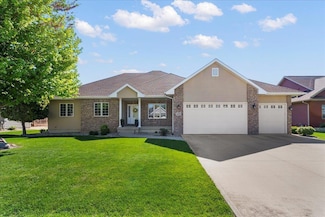4222 Carlton Dr, Cedar Falls, IA 50613
