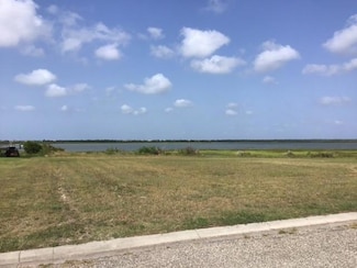 1 Northpointe Dr, Rockport, TX 78382
