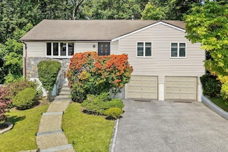 36 Capt Honeywells Rd, Ardsley, NY 10502