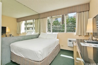 444 Kanekapolei St Unit 205, Honolulu, HI 96815