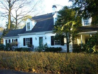 6 Colgate Cir, Newton Lower Falls, MA 02462