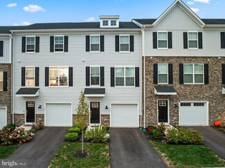 717 Peony Ln, Spring City, PA 19475
