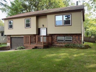 608 S Broadway St Unit 1, McHenry, IL 60050