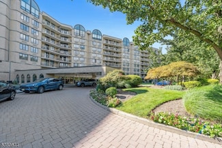 10 Smith Manor Blvd Unit 105, West Orange, NJ 07052