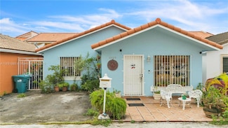 11525 SW 6th St, Miami, FL 33174