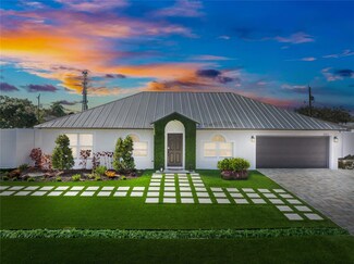 2062 SW Larchmont Ln, Port Saint Lucie, FL 34984