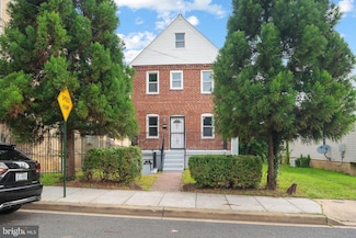 5126 Call Place SE, Washington, DC 20019