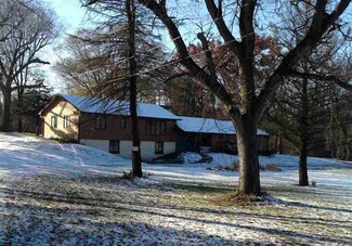 210 3rd St N, Hazleton, IA 50641