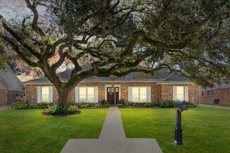 9911 Emnora Ln, Houston, TX 77080