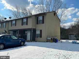 548 W Loch Lomond Dr, Sicklerville, NJ 08081