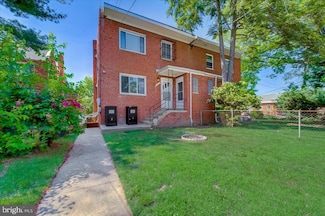 872 Bellevue St SE, Washington, DC 20032