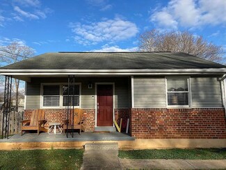 414 Carruthers St, Lexington, VA 24450