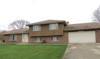 25W335 Argyle Ave, Roselle, IL 60172