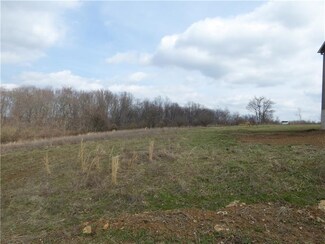 22 Pheasant Run Dr, Smock, PA 15480