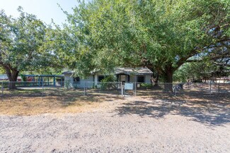 109 Shadywood Dr, Sandia, TX 78383