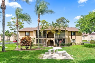 429 Pine Glen Ln Unit C-2, Greenacres, FL 33463