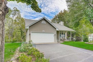 480 MacKubin Cir, Saint Paul, MN 55126