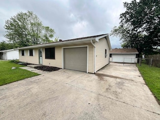 8130 Park State Dr, Fort Wayne, IN 46815