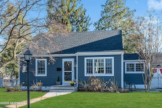 41 Patterson Ct, Shrewsbury, NJ 07702