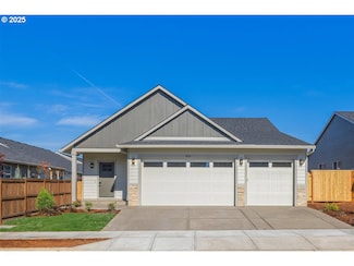 822 E Wilson St, Carlton, OR 97111