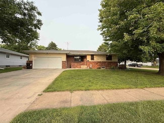 1312 N 8th St, David City, NE 68632
