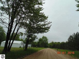 555 W Walenjus Rd, Falmouth, MI 49632