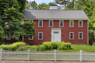 12 Queen Anne Ln, Hingham, MA 02043
