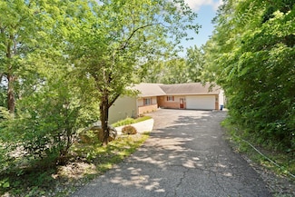 310 S 6th St, Henderson, MN 56044