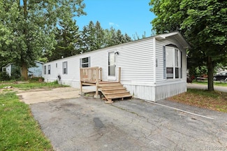351 N Squirrel Rd, Auburn Hills, MI 48326