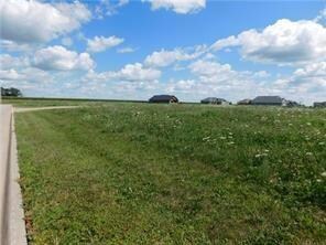 2021 Jewel Dr, Grinnell, IA 50112