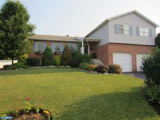 11 Summit Cir, Womelsdorf, PA 19567