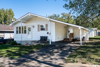 806 S Jackson St, West Frankfort, IL 62896