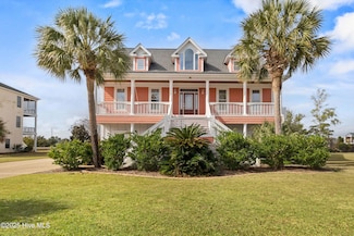 8222 Lakeview Dr, Wilmington, NC 28412