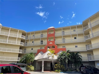 8290 Lake Dr Unit 223, Doral, FL 33166