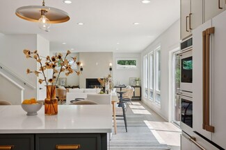 3709 Chowen Curve, Edina, MN 55410