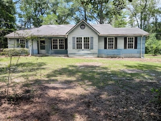 44 Wildwood Dr, Crawfordville, FL 32327
