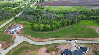 L4 Oak Creek Ct, Vandenbroek, WI 54130