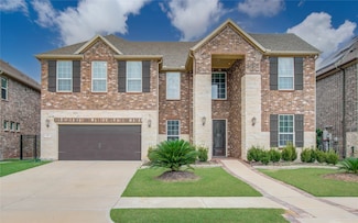 66 Zenith Ln, Sugar Land, TX 77498
