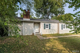 1903 N 17th St, Belleville, IL 62226