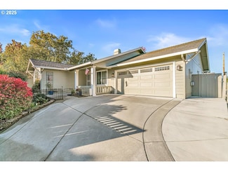 1243 Shafer Ln, Medford, OR 97501