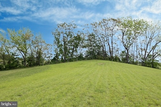 210 Red Hill Rd, Grantville, PA 17028