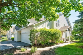 415 Canterbury Ct, Oswego, IL 60543