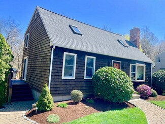 8 Whitaker Way, Beverly, MA 01915
