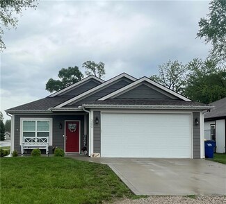 300 E Vine St, Linwood, KS 66052