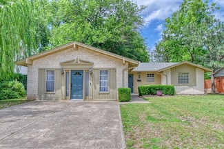 1439 Greenbriar Dr, Norman, OK 73072