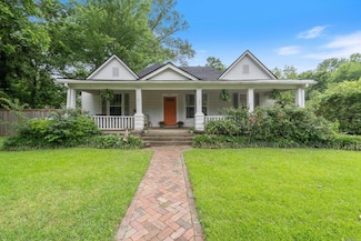 1723 Caldwell St, Conway, AR 72034