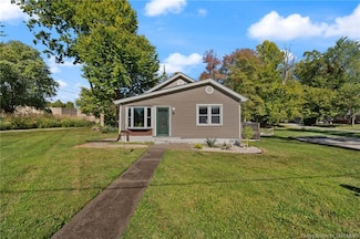 705 W Utica St, Sellersburg, IN 47172